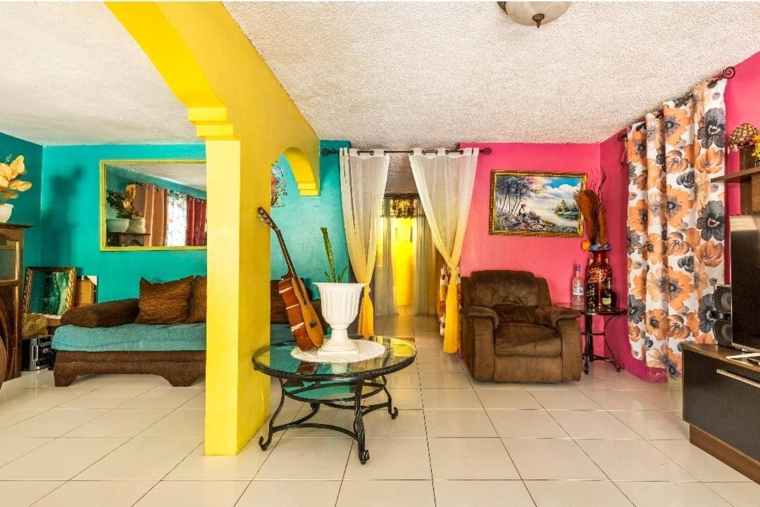 Colorful Private Room Oasis Montego Bay Kültér fotó